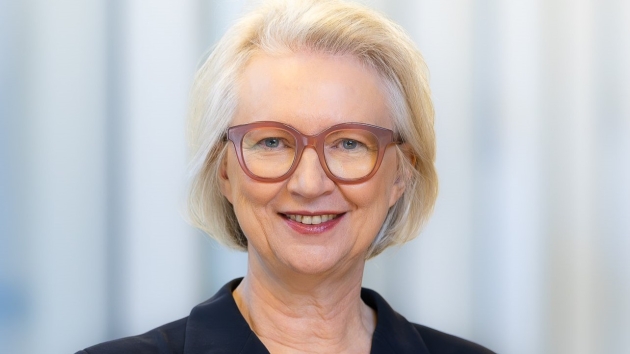 Wirtschaftsweise Schnitzer sagt, was Deutschland jetzt wettbewerbsfähig macht - Prof. Dr. Dr. h.c. Monika Schnitzer ist seit Oktober 2022 Vorsitzende des Sachverständigenrates Wirtschaft, dem sie seit April 2020 angehört. Sie ist Professorin für Komparative Wirtschaftsforschung an der Ludwig-Maximilians-Universität München (LMU) - Quelle: : Uwe Voelkner / Bundesfoto